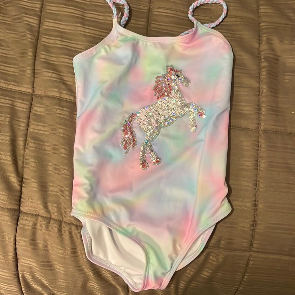 Size 5t bathing suit excellent condition